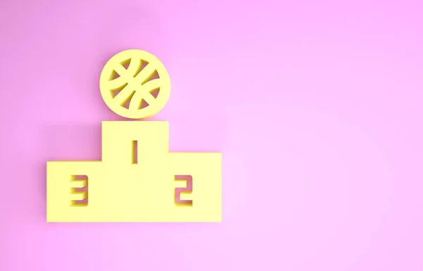Amarelo Basquete sobre esportes vencedor pódio ícone isolado no fundo rosa. Conceito de minimalismo. 3D ilustração 3D render — Fotografia de Stock