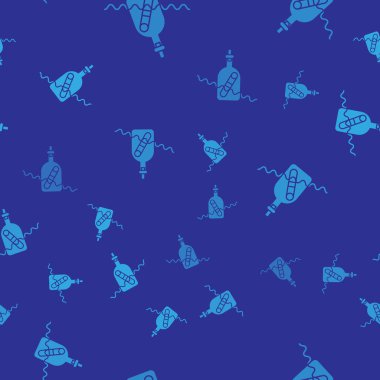 Mavi cam şişede mavi arka planda izole edilmiş su ikonu şeklinde bir mesaj var. Şişedeki mektup. Korsanların sembolü. Vektör İllüstrasyonu