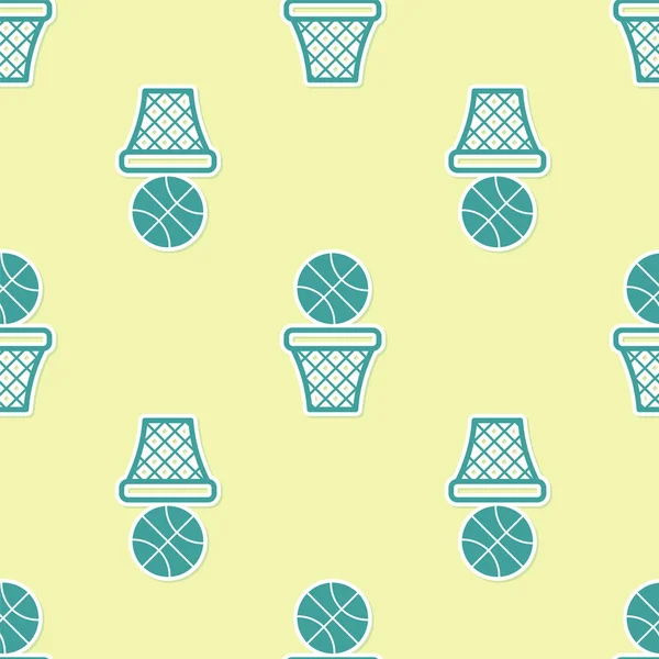 Balle de basket-ball vert et icône de panier isolé motif sans couture sur fond jaune. Balle dans le panier de basket. Illustration vectorielle — Image vectorielle