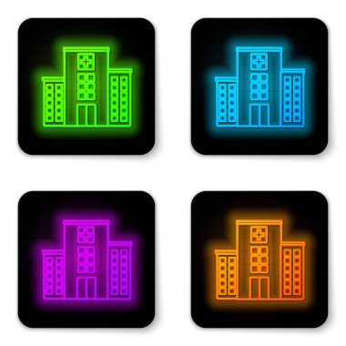 Beyaz arka planda çapraz ikonu olan parlak neon çizgili hastane binası. Tıp merkezi. Sağlık hizmetleri. Siyah kare düğme. Vektör İllüstrasyonu