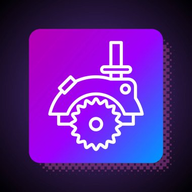 Siyah zemin üzerinde çelik dişli disk simgesi olan beyaz çizgili elektrikli elektrikli testere. Tahta ya da metal kesmek için elektrikli el aleti. Kare renk düğmesi. Vektör İllüstrasyonu