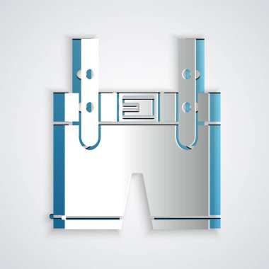 Kağıt kesiği Lederhosen simgesi gri arkaplanda izole edilmiş. Geleneksel Bavyera kıyafetleri. Oktoberfest kıyafeti. Pantolon ve pantolon askısı. Patrick günü. Kağıt sanatı tarzı. Vektör İllüstrasyonu