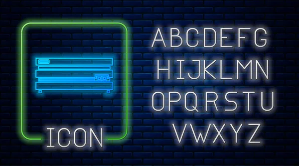 Ícone de console de videogame de néon brilhante isolado no fundo da parede de tijolo. Alfabeto claro de néon. Ilustração vetorial —  Vetores de Stock