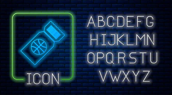 Сяючий неоновий баскетбольний значок ігрового квитка ізольовано на фоні цегляної стіни. Неоновий легкий алфавіт. Векторна ілюстрація — стоковий вектор