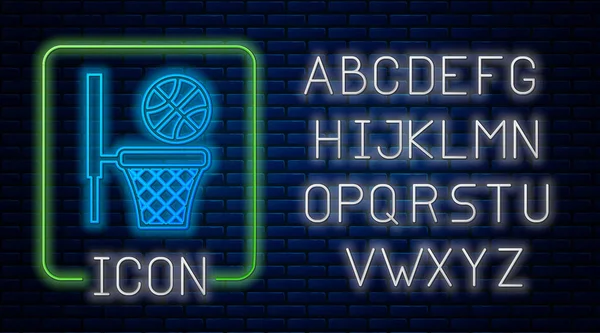 Gloeiende neon Basketbal en mand pictogram geïsoleerd op baksteen muur achtergrond. Bal in de basketbalring. Neon licht alfabet. Vector Illustratie — Stockvector