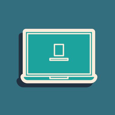 Mavi arka planda yalıtılmış Yeşil Laptop simgesi. Boş ekran işareti olan bilgisayar not defteri. Uzun gölge stili. Vektör İllüstrasyonu