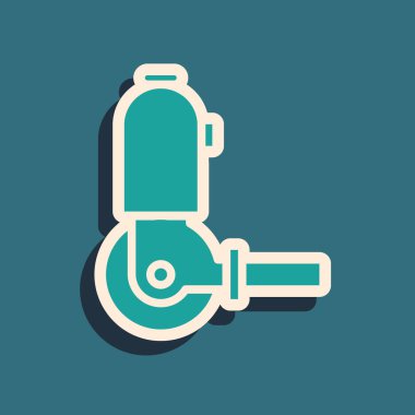 Yeşil Açı Öğütücü simgesi mavi arkaplanda izole edildi. Uzun gölge tarzı. Vektör İllüstrasyonu