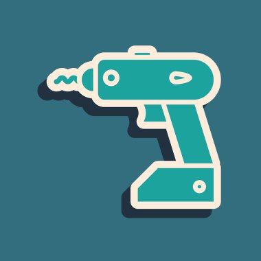 Mavi arkaplanda yeşil elektrik kablosuz tornavida simgesi izole edildi. Elektrikli matkap. Tamir aleti. Uzun gölge tarzı. Vektör İllüstrasyonu