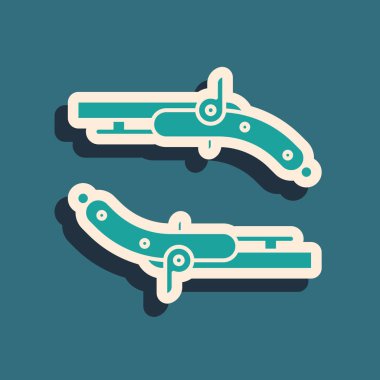 Mavi arkaplanda izole edilmiş yeşil Vintage tabanca simgesi. Eski bir silah. Uzun gölge tarzı. Vektör İllüstrasyonu