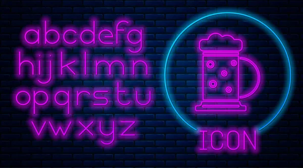 Glowing neon Wooden beer mug icon isolated on brick wall background. Neon light alphabet. Vector Illustration — Stock Vector