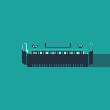 Isometric Mızıka simgesi yeşil arkaplanda izole edildi. Müzik aleti. Vektör İllüstrasyonu