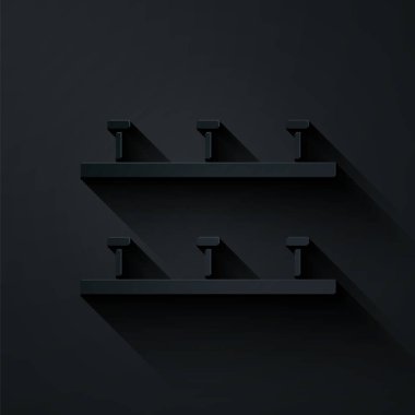 Kağıt kesiği Otomatik sulama sulama simgesi siyah arkaplanda izole edildi. Su ekipmanları. Bahçe elemanı. Sprey tabanca ikonu. Kağıt sanatı tarzı. Vektör İllüstrasyonu