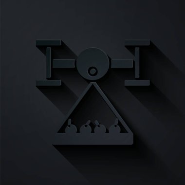 Kağıt kesikli Smart çiftliği İHA kontrolüyle siyah arka planda izole edilmiş hasat simgesini topluyor. Tarım şirketi için icat teknolojisi. Kağıt sanatı tarzı. Vektör İllüstrasyonu