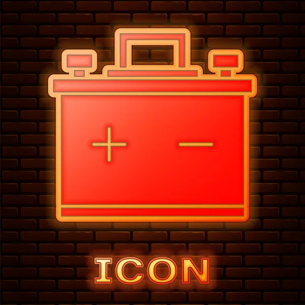 Leuchtende Neon-Autobatterie-Symbol isoliert auf Backsteinwand Hintergrund. Akkumulatorbatterie und Akkumulatorbatterie. Vektorillustration — Stockvektor