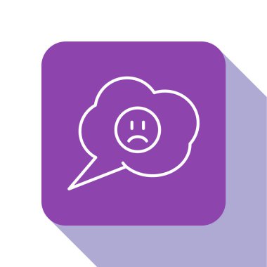 Beyaz arkaplanda hüzünlü bir gülümseme simgesi olan beyaz çizgi konuşma balonu. Duygusal yüz ifadesi. Mor kare düğme. Vektör İllüstrasyonu