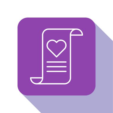 Beyaz çizgili Zarfta beyaz arka planda Sevgililer Günü kalp ikonu var. Mesaj aşkım. Aşk ve romantizm mektubu. Mor kare düğme. Vektör İllüstrasyonu