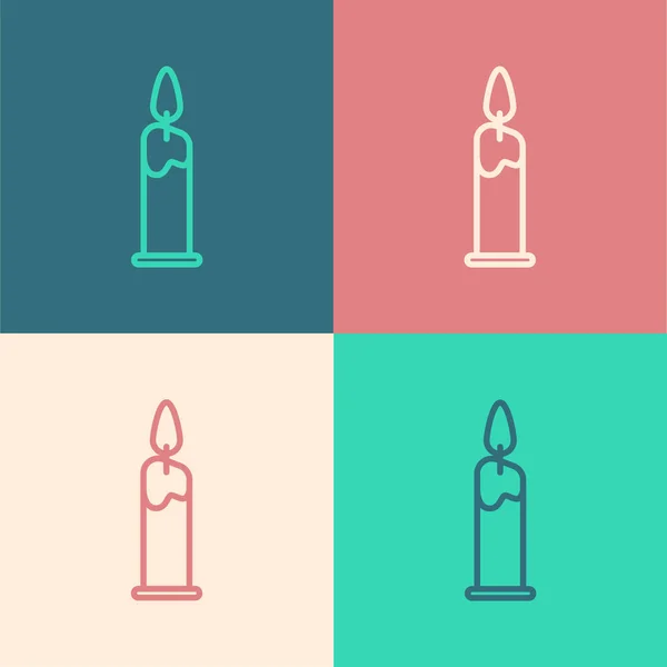 Línea de color Vela ardiente en el icono del candelero aislado en el fondo de color. Vara cilíndrica con llama ardiente. Ilustración vectorial — Vector de stock