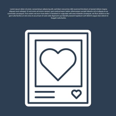 Mavi çizgi boş fotoğraf çerçeveleri ve mavi arkaplanda izole edilmiş kalp simgesi. Sevgililer Günü sembolü. Vektör İllüstrasyonu