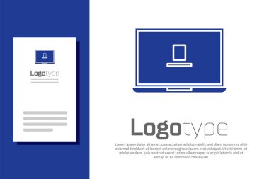 Beyaz arkaplanda mavi dizüstü bilgisayar simgesi izole edildi. Boş ekran işaretli bilgisayar defteri. Logo tasarım şablonu elemanı. Vektör İllüstrasyonu