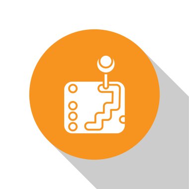 Beyaz Vites Şekil Değiştiren simgesi beyaz arkaplanda izole edildi. İletişim simgesi. Turuncu daire düğmesi. Vektör İllüstrasyonu