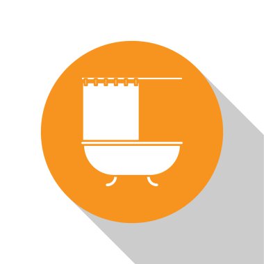 Beyaz arka planda açık duş perdesi ikonu olan beyaz küvet. Turuncu daire düğmesi. Vektör İllüstrasyonu