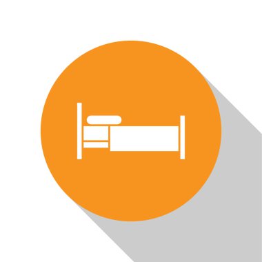 Beyaz yatak simgesi beyaz arkaplanda izole edildi. Turuncu daire düğmesi. Vektör İllüstrasyonu