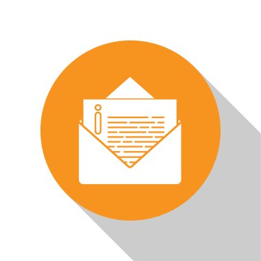 Beyaz Zarf simgesi beyaz arkaplanda izole edildi. E- posta mektup sembolü. Turuncu daire düğmesi. Vektör İllüstrasyonu