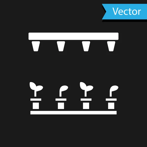 Weiße automatische Bewässerungsregner Symbol isoliert auf schwarzem Hintergrund. Bewässerungsanlagen. Gartenelement. Spritzpistolen-Symbol. Vektorillustration — Stockvektor