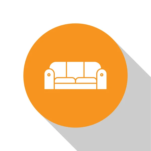 Sofá blanco icono aislado sobre fondo blanco. Botón círculo naranja. Ilustración vectorial — Vector de stock