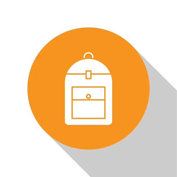 Ícone de mochila branca isolado no fundo branco. Botão laranja círculo. Ilustração vetorial — Vetor de Stock