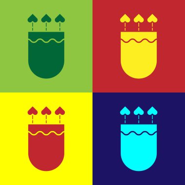 Renk arkaplanı izole edilmiş kalp ikonu olan renk titreşimleri ve oklar. Aşk tanrısı sembolü. Aşk işareti. Sevgililer Günü konsepti. Vektör İllüstrasyonu