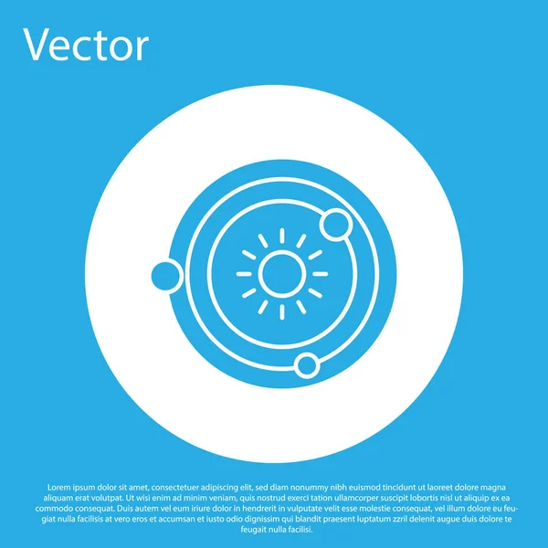 Ícone do sistema solar azul isolado no fundo azul. Os planetas giram em torno da estrela. Botão de círculo branco. Ilustração vetorial — Vetor de Stock