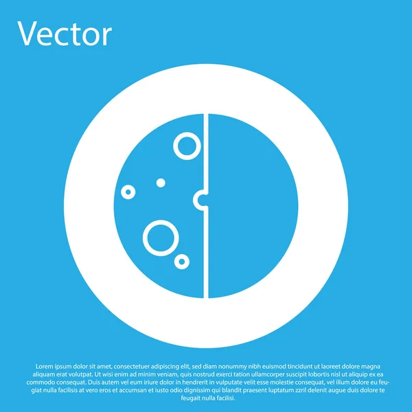 Eclipse azul del icono del sol aislado sobre fondo azul. Eclipse total de sonar. Botón círculo blanco. Ilustración vectorial — Vector de stock