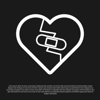 Kara İyileştirilmiş kırık kalp ya da siyah arka planda izole edilmiş boşanma ikonu. Parçalanmış ve kalbi yamalanmış. Aşk sembolü. Sevgililer Günü. Vektör İllüstrasyonu