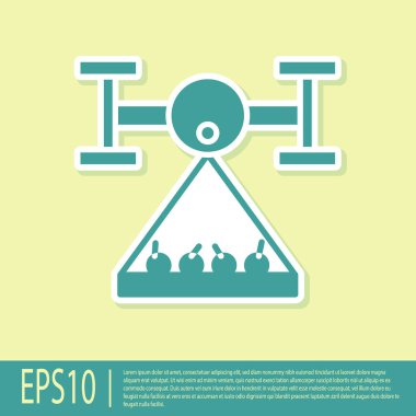 İHA kontrollü Green Smart çiftliği sarı arka planda izole edilmiş hasat simgesini topluyor. Tarım şirketi için icat teknolojisi. Vektör İllüstrasyonu