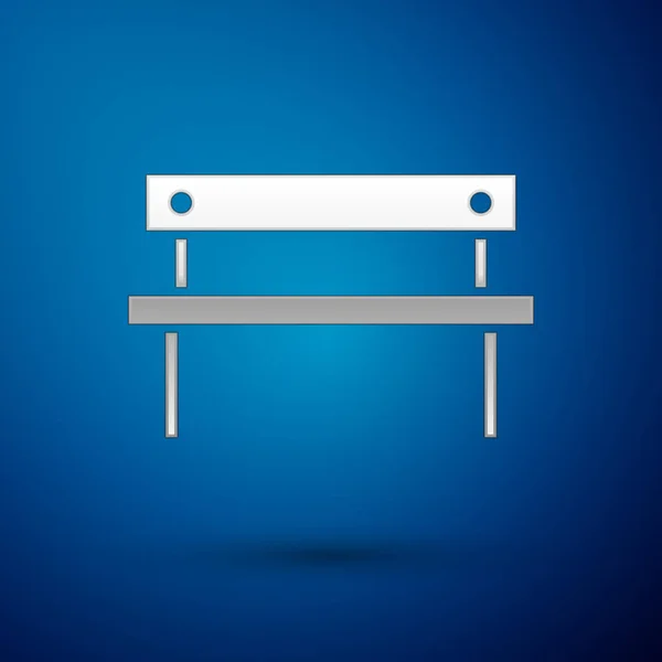 Ezüst pad ikon elszigetelt kék háttérrel. Vektorillusztráció — Stock Vector