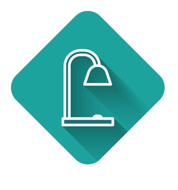 Beyaz çizgi masa lambası ikonu uzun gölgeli izole edilmiş. Yeşil kare düğmesi. Vektör İllüstrasyonu