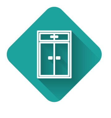 Beyaz çizgi kıyafet ikonu uzun gölgeli izole edilmiş. Yeşil kare düğmesi. Vektör İllüstrasyonu