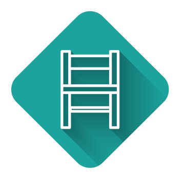 Beyaz çizgi sandalye simgesi uzun gölgeli izole edilmiş. Yeşil kare düğmesi. Vektör İllüstrasyonu