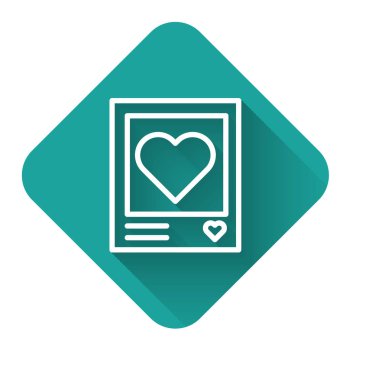 Beyaz çizgi boş fotoğraf çerçeveleri ve uzun gölgeli kalp simgesi. Sevgililer Günü sembolü. Yeşil kare düğmesi. Vektör İllüstrasyonu