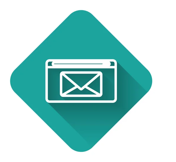 White Line Mail und E-Mail Icon isoliert mit langem Schatten. Umschlag-Symbol E-Mail. E-Mail-Zeichen. grüne quadratische Taste. Vektorillustration — Stockvektor