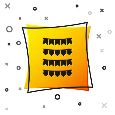 Beyaz arka planda izole edilmiş siyah karnaval çelengi. Doğum günü kutlaması, festival ve güzel dekorasyon için parti flamaları. Sarı kare düğme. Vektör İllüstrasyonu