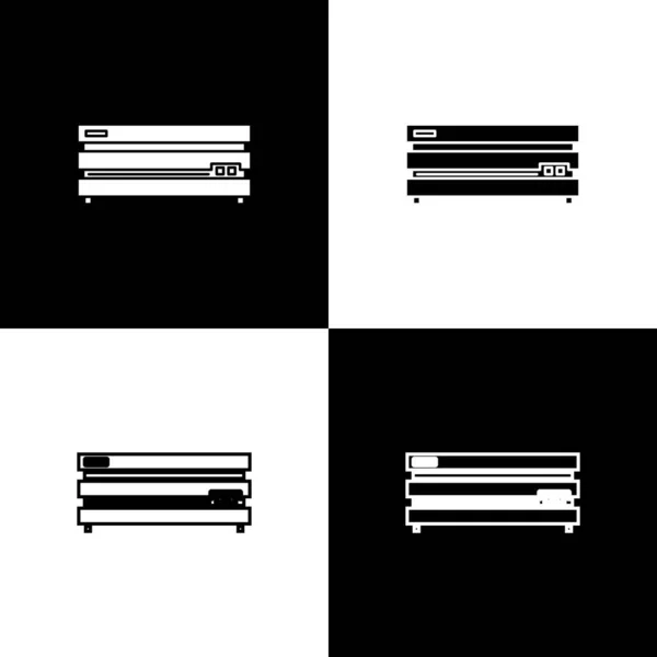 Встановити піктограму відеоігрової консолі ізольовано на чорно-білому тлі. Векторна ілюстрація — стоковий вектор