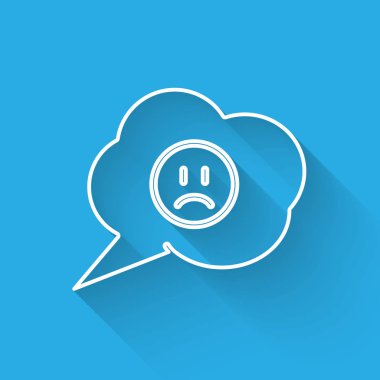 Hüzünlü gülümseme ikonu uzun gölgeli beyaz çizgi konuşma balonu. Duygusal yüz ifadesi. Vektör İllüstrasyonu