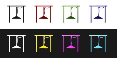 Siyah ve beyaz arka planda izole otomatik sulama Sprinkler simgesini ayarlayın. Sulama Ekipmanları. Bahçe elemanı. Püskürtme tabancası simgesi. Vektör Illustration