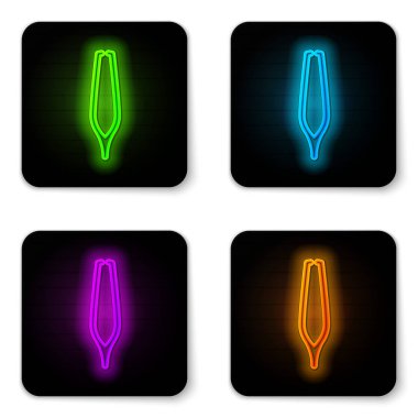 Parlayan neon çizgisi, beyaz arkaplanda izole edilmiş kaşlı cımbız ikonu. Saçlar için kozmetik cımbız. Siyah kare düğme. Vektör İllüstrasyonu