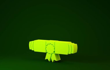 Sarı Diploma, yeşil arkaplanda izole edilmiş pul ve kurdele simgesiyle parşömeni yuvarladı. Balmumu mühürlü kağıt parşömen. İş sertifikası Minimalizm kavramı. 3d illüstrasyon 3d canlandırma