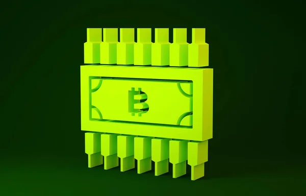 Желтая криптовалюта биткойн в круге с значком микрочипа изолирован на зеленом фоне. Технология блокчейн, рынок цифровых денег. Концепция минимализма. 3D-рендеринг — стоковое фото