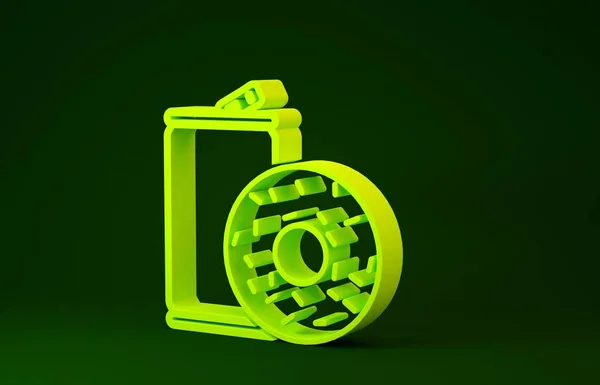 Жовтий алюміній може содовою і іконою пончика ізольовані на зеленому фоні. Символ фаст-фуду. Концепція мінімалізму. 3D ілюстрація 3D рендеринга — стокове фото