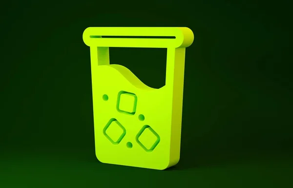 緑色の背景に水のアイコンが隔離された黄色のガラス。ソーダドリンクグラス。新鮮な冷たい飲み物のシンボル。最小限の概念。3Dイラスト3Dレンダリング — ストック写真